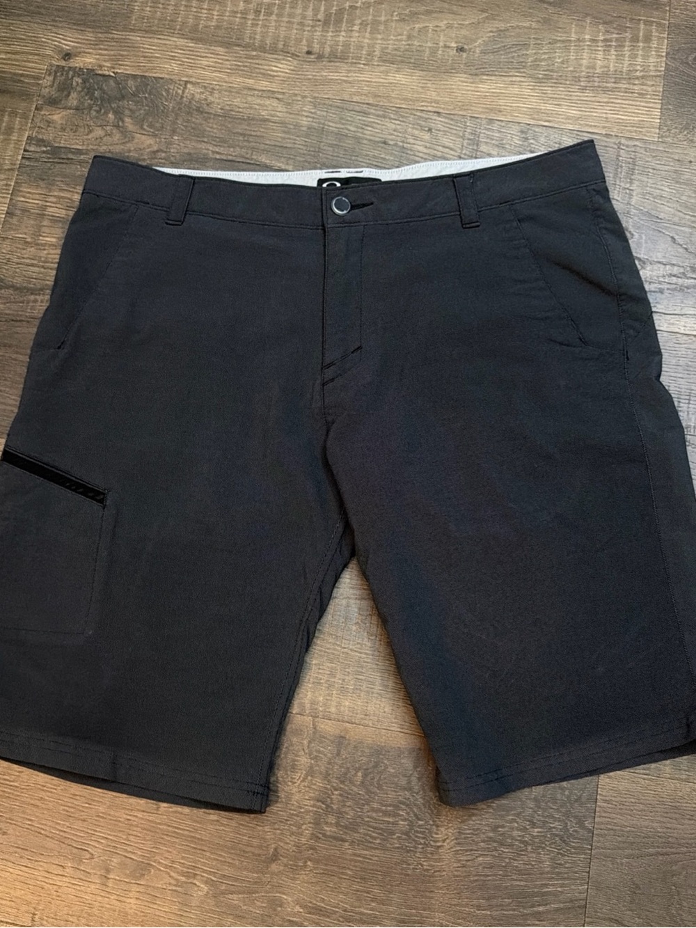 Oakley Black Men's Cargo Shorts – Slim Utility Design